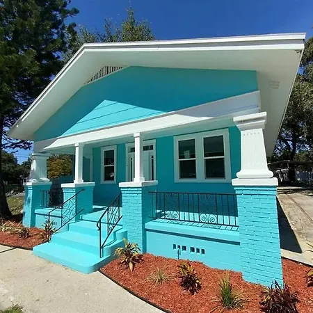 Sleeps 8 + Brand New * Nicely Remodeled